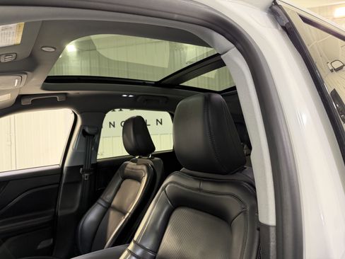 Used 2022 Lincoln Corsair Reserve image 10