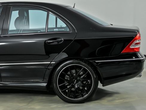 Used 2003 Mercedes-Benz C 32 AMG image 9