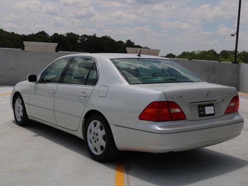 Used 2001 Lexus LS 430 RWD image 41