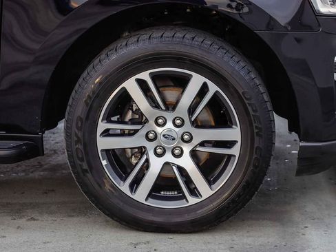 Used 2024 Ford Expedition Max Limited image 11