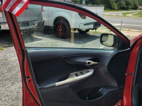 Used 2013 Toyota Corolla S image 11