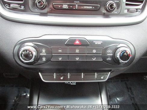 Used 2016 Kia Sorento LX w/ LX Convenience Package image 27