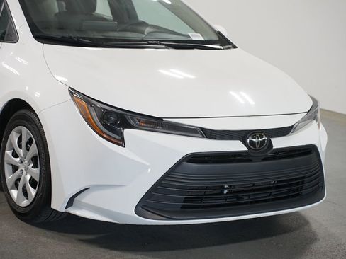 Certified 2024 Toyota Corolla LE FWD image 4