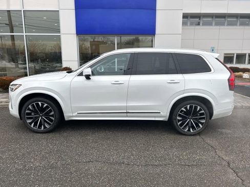 Used 2025 Volvo XC90 B5 Plus image 2