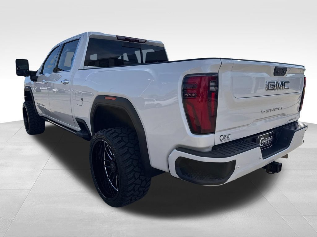 Used 2024 GMC Sierra 2500 Denali Ultimate w/ Max Trailering Package AWD/4WD image 3
