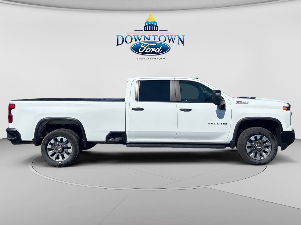 Used 2025 Chevrolet Silverado 2500 Custom w/ Custom Convenience Package AWD/4WD image 2