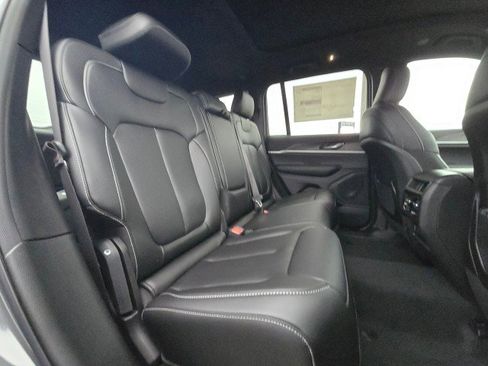 New 2025 Jeep Grand Cherokee Limited image 15