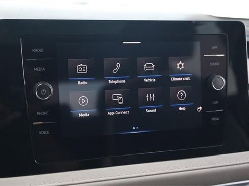 New 2025 Volkswagen Taos SE image 13