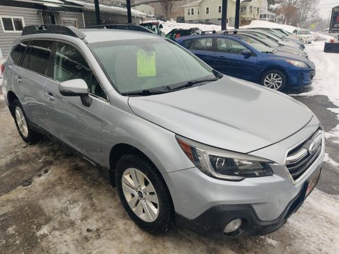 Used 2018 Subaru Outback 2.5i Premium AWD/4WD image 8