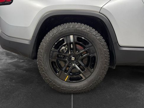 Used 2024 Rivian R1T Adventure AWD/4WD image 39