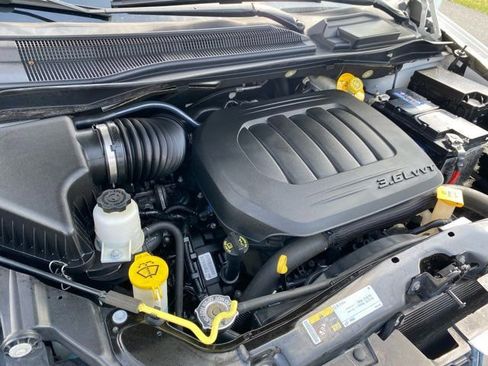 Used 2019 Dodge Grand Caravan SXT image 25