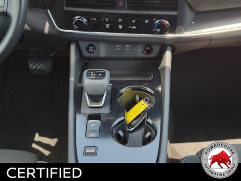 Used 2024 Nissan Rogue S FWD image 21