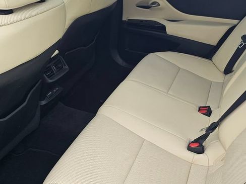 Used 2022 Lexus ES 350 w/ Premium Package FWD image 6