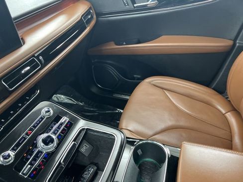 Certified 2022 Lincoln Nautilus Reserve image 20