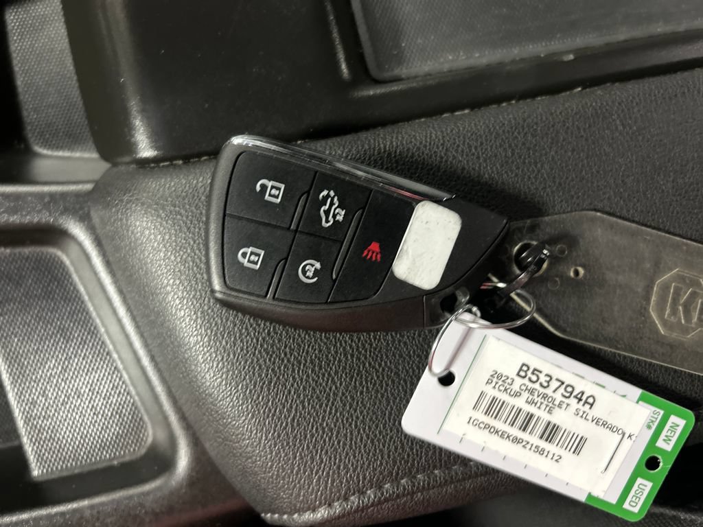 Used 2023 Chevrolet Silverado 1500 LT AWD/4WD image 22