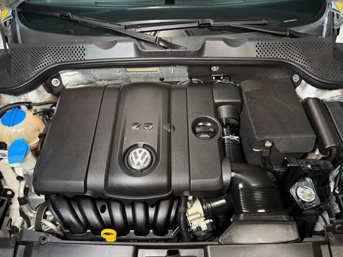 Used 2013 Volkswagen Beetle 2.5 FWD image 33