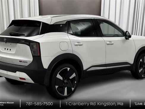 New 2025 Nissan Kicks SR w/ Illumination Package image 5