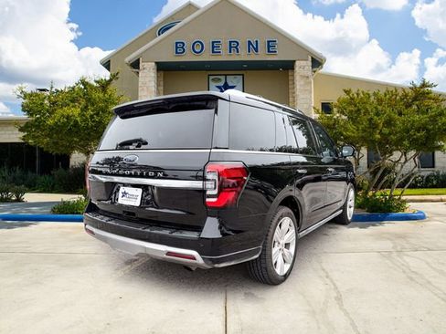 Used 2023 Ford Expedition Platinum AWD/4WD image 5