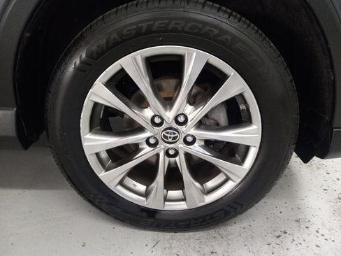 Used 2016 Toyota RAV4 Limited image 4