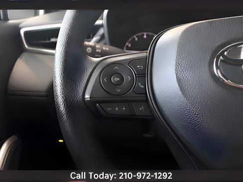 Used 2024 Toyota Corolla Cross AWD Hybrid image 9