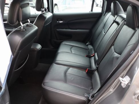 Used 2013 Chrysler 200 Limited image 31