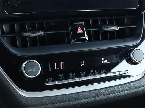 Used 2025 Toyota Corolla SE FWD image 19