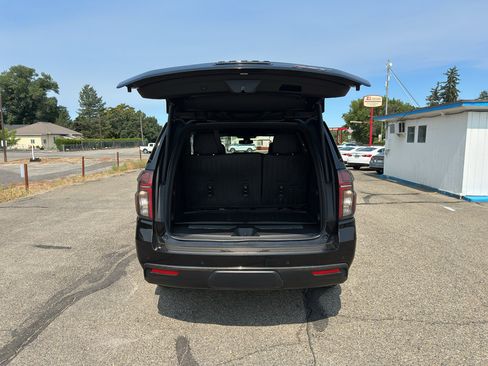 Used 2022 Chevrolet Tahoe RST w/ Luxury Package AWD/4WD image 12