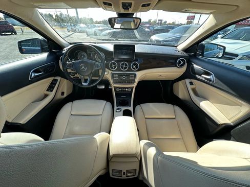 Used 2017 Mercedes-Benz GLA 250 image 11