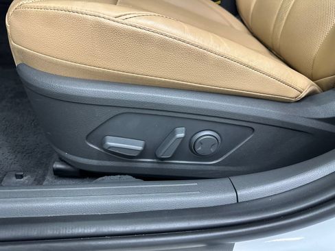 Used 2025 Hyundai Sonata Limited FWD image 10