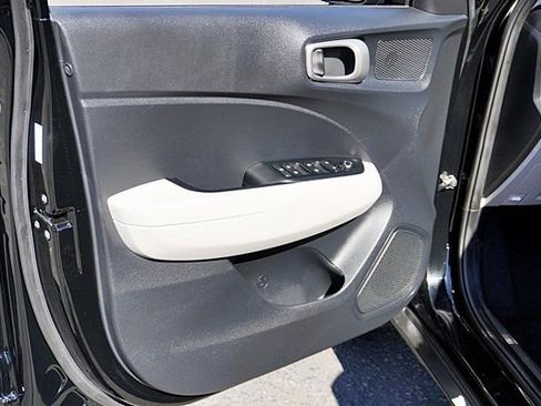 Certified 2026 Hyundai Venue SEL FWD image 23