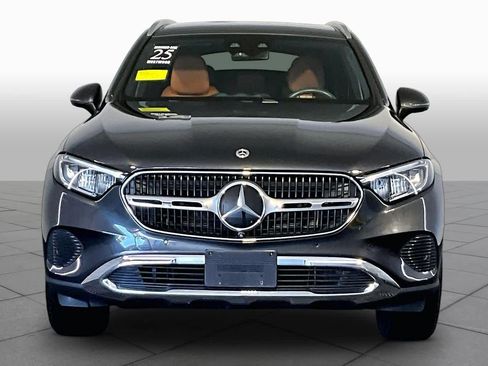 Used 2025 Mercedes-Benz GLC 350e 4MATIC image 4
