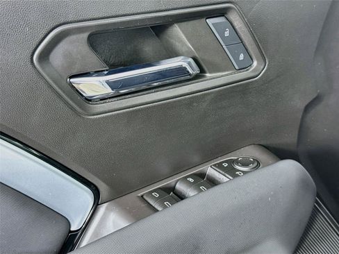 Used 2023 Chevrolet Colorado Z71 w/ Z71 Convenience Package 2 AWD/4WD image 18