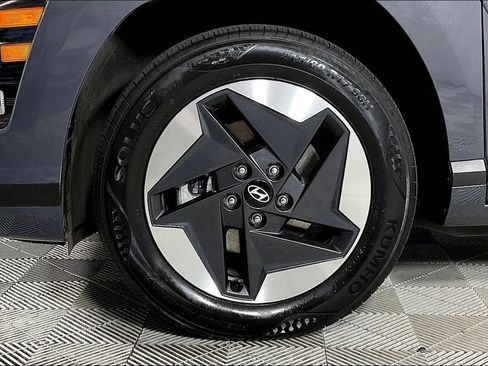 Used 2024 Hyundai Kona SEL image 8