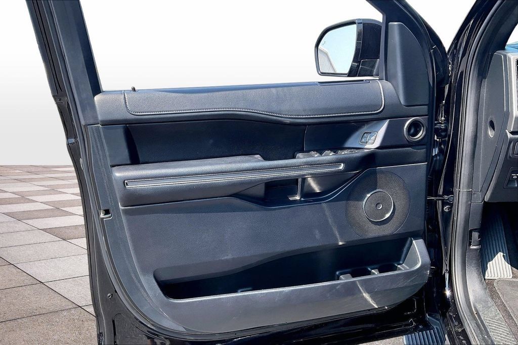 Certified 2020 Ford Expedition XLT w/ Equipment Group 202A RWD image 23