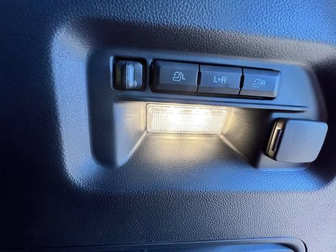 Used 2026 Ford Explorer Platinum w/ LUX Leather Package AWD/4WD image 36