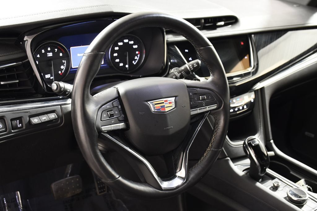 Used 2023 Cadillac XT6 Premium Luxury w/ Technology Package AWD/4WD image 13