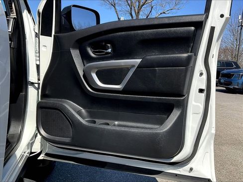 Used 2024 Nissan Titan SV w/ Accessory Utility Package image 11