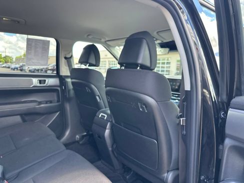 Used 2025 Hyundai Santa Fe SE AWD/4WD image 34