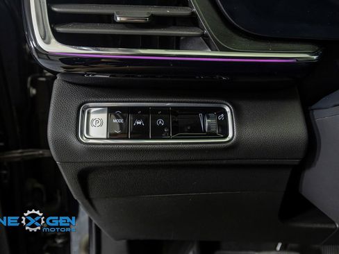 Used 2025 Buick Envision Preferred image 13