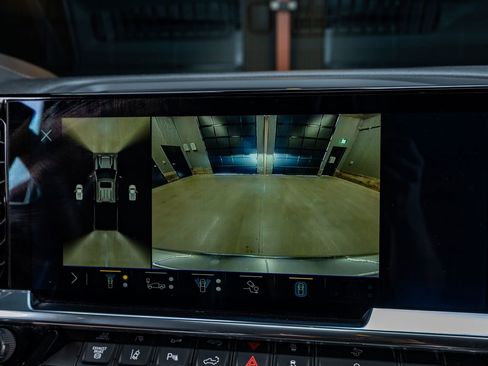 Used 2024 Chevrolet Silverado 2500 High Country w/ High Country Premium Package AWD/4WD image 27