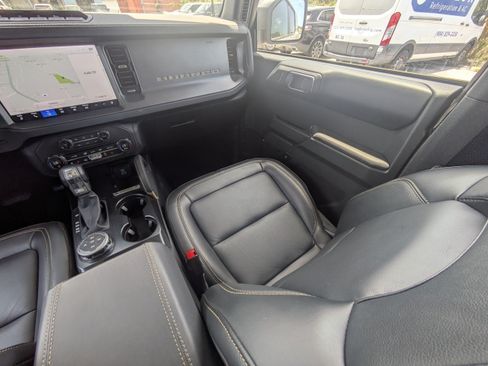 Certified 2025 Ford Bronco Badlands AWD/4WD image 16