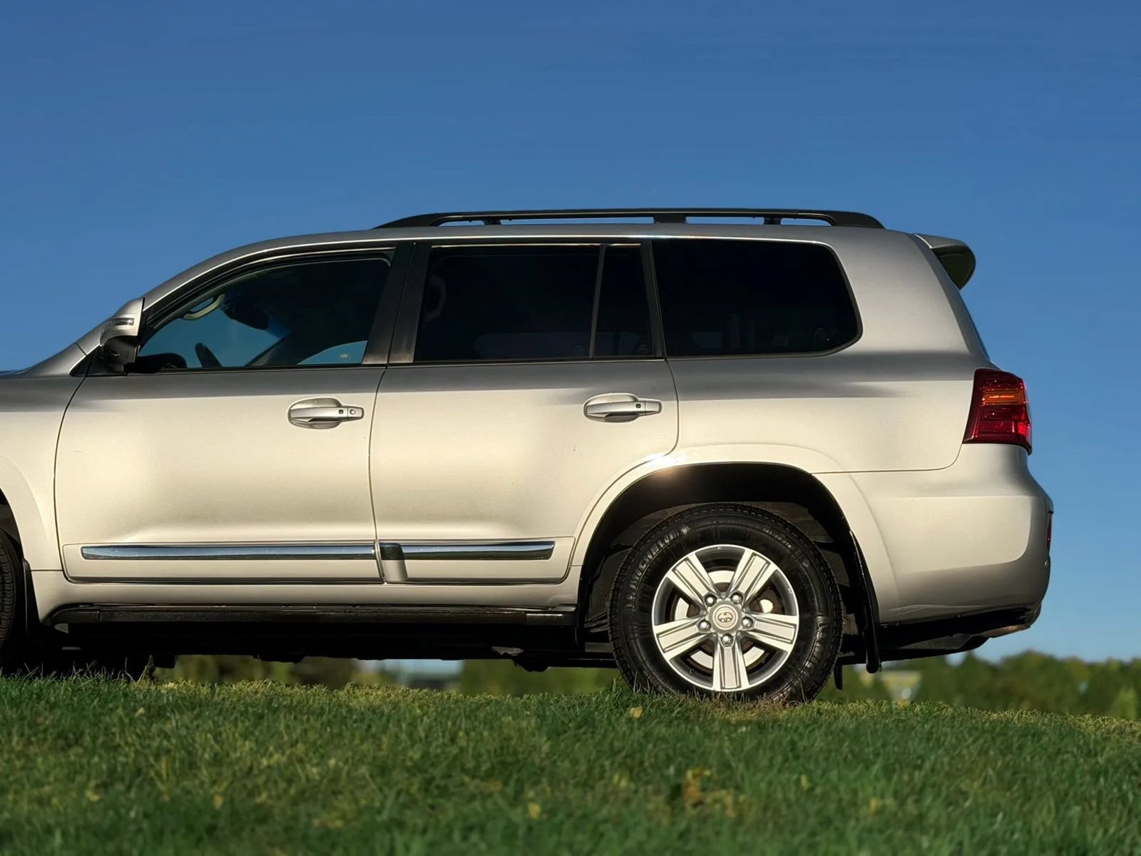 Used 2013 Toyota Land Cruiser AWD/4WD image 48