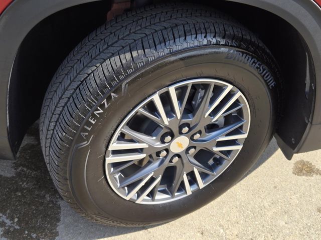 Used 2026 Chevrolet Traverse LT FWD image 6