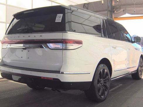 Used 2022 Lincoln Navigator L Black Label image 3