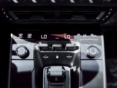 Used 2022 Porsche 911 Carrera 4 GTS w/ Premium Package image 64