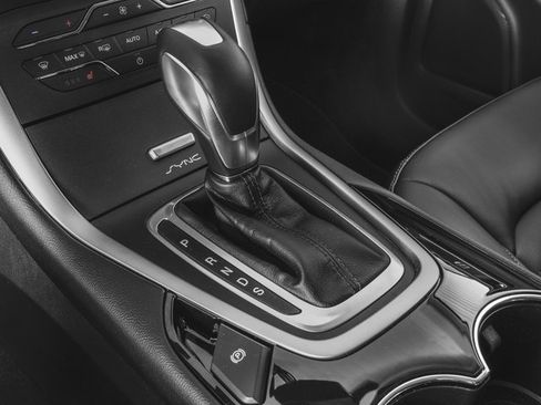 Used 2017 Ford Edge SE AWD/4WD image 14