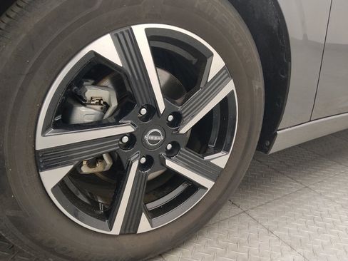 Used 2025 Nissan Sentra SV FWD image 31