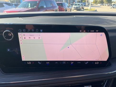 Used 2025 Chevrolet Suburban Z71 w/ Comfort Package image 25