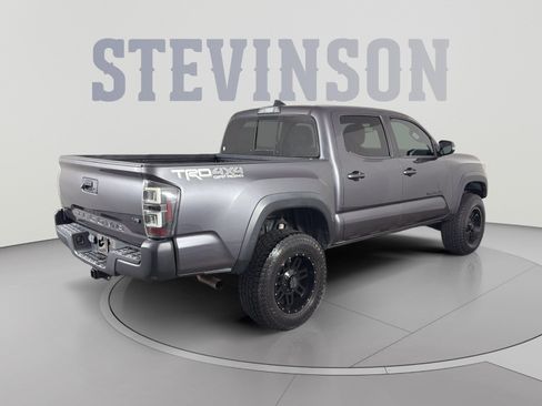 Used 2018 Toyota Tacoma TRD Off-Road AWD/4WD image 7