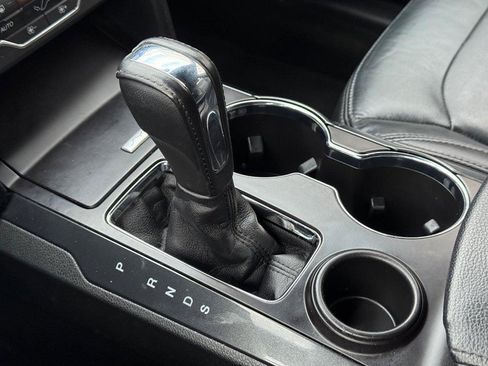 Used 2017 Ford Explorer XLT w/ Equipment Group 202A image 20